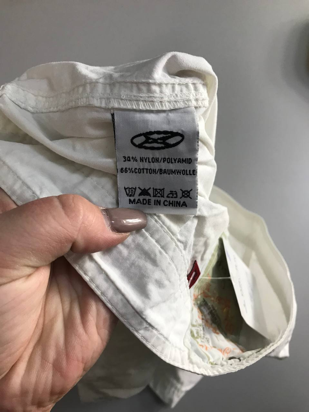 Шорты светлые, маркировка 36, визуально 42 размер