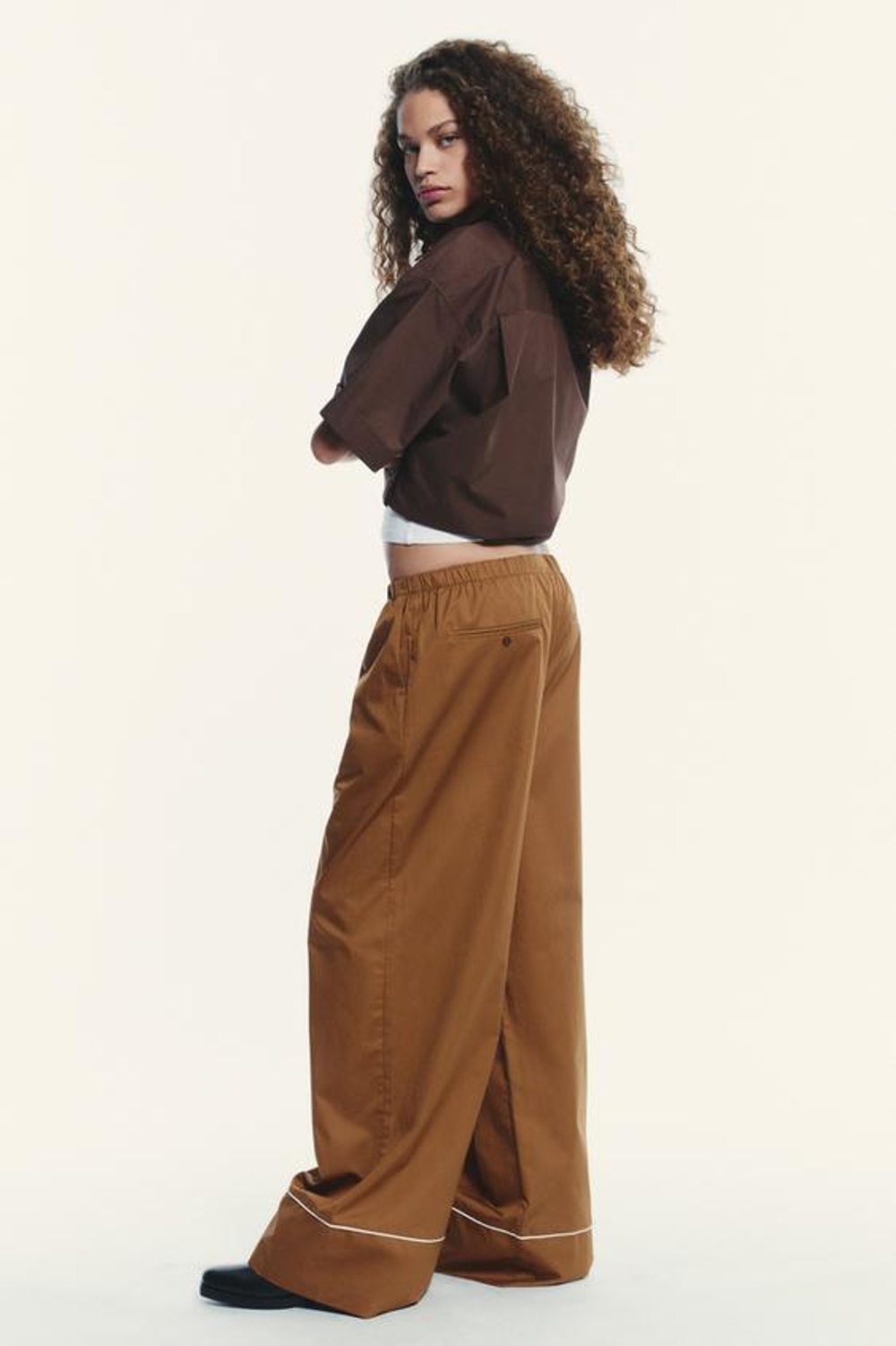 ZARA БРЮКИ ИЗ ПОПЛИНА С ОТДЕЛКОЙ, КОРИЧНЕВЫЙ