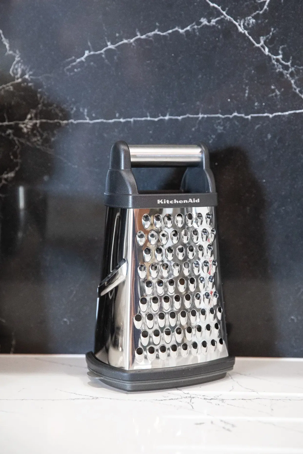 KitchenAid Терка четырехсторонняя с контейнером UNIVERSAL.