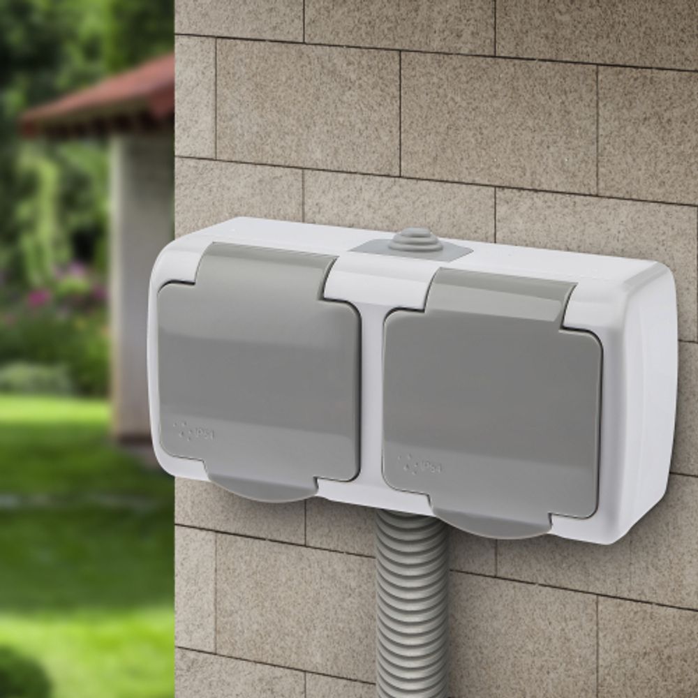 Розетка Intro Atlantic 5-204-03 двойная с заземлением 2х2P+E Schuko шторки 16А-250В IP54 ОУ серый | Intro