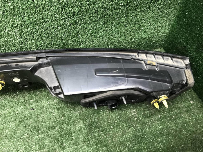 Фонарь крышки багажника Range Rover Velar (17-23)