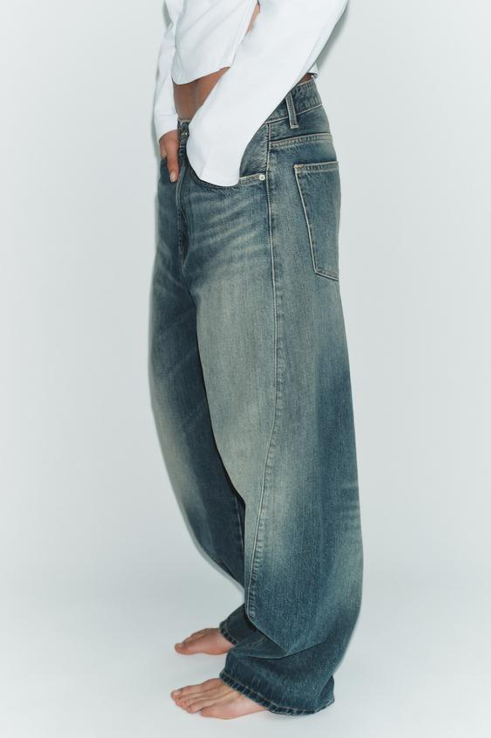 ZARA ДЖИНСЫ TRF BAGGY BALLOON СО СРЕДНЕЙ ПОСАДКОЙ, ЛИНЯЛЫЙ СИНИЙ