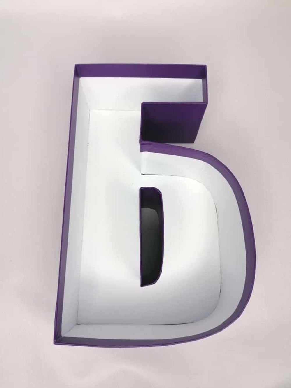 Коробка, буква Б, без крышки.