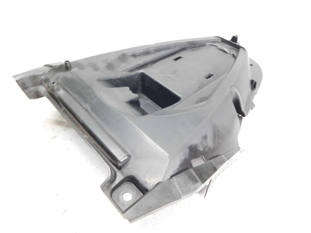 Пластик внутренний Suzuki Gladius SFV650A 63111-44H0