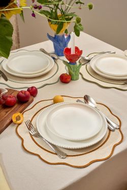Салфетка под приборы Anemone из коллекции Trendy Ruffles, Ø38 см, карри