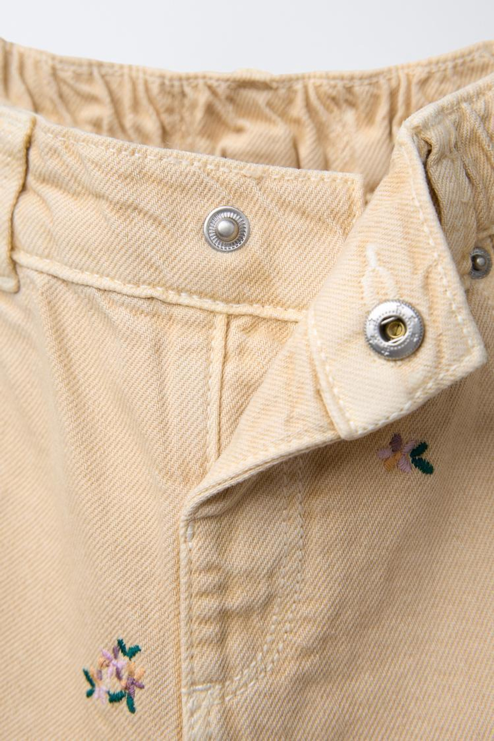 ZARA БРЮКИ BALLOON ИЗ ТВИЛА С ЦВЕТОЧНОЙ ВЫШИВКОЙ, ЦВЕТ СЛИВОЧНОГО МАСЛА