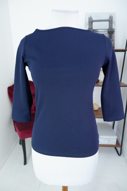 Блузка лаконичная глубокого синего цвета 44 размер