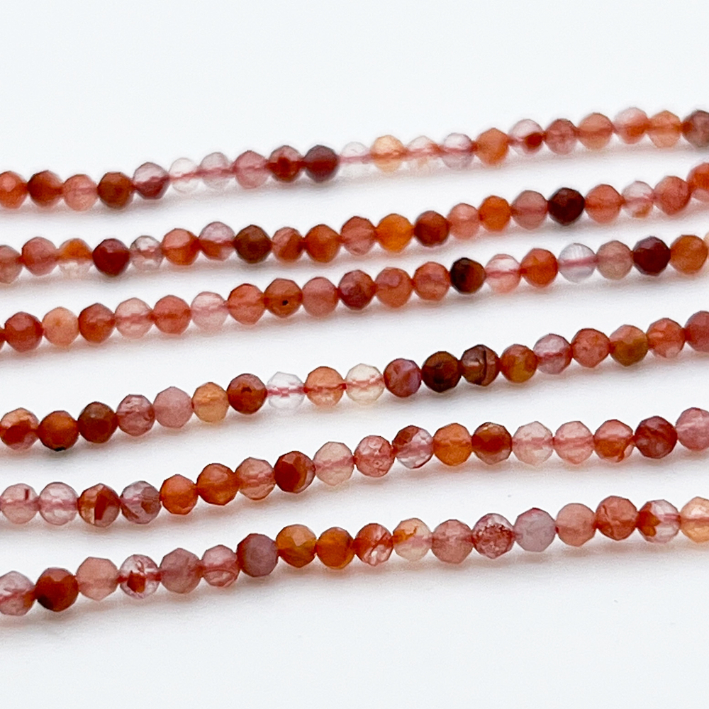 Агат красный граненый, диаметр около 2,5 мм, цена за нить 160 шт (38 см)
