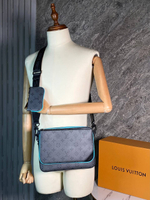 Сумка-мессенжер Louis Vuitton