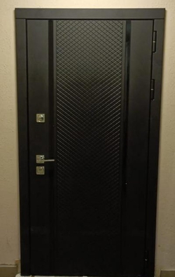 Входная металлическая дверь с зеркалом RеX (РЕКС) 25 кварц черный, фурнитура хром/ СБ 14 Сандал белый, черные стекла
