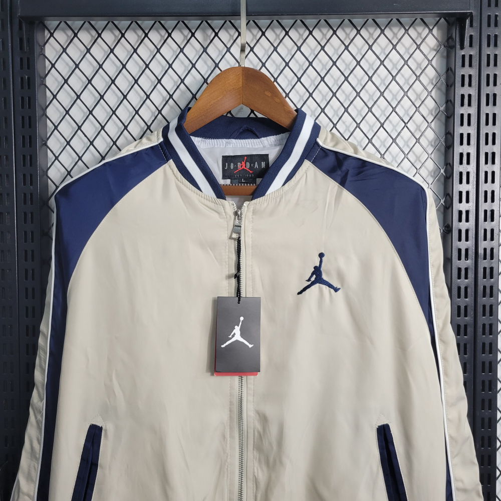 Купить ветровку Air Jordan