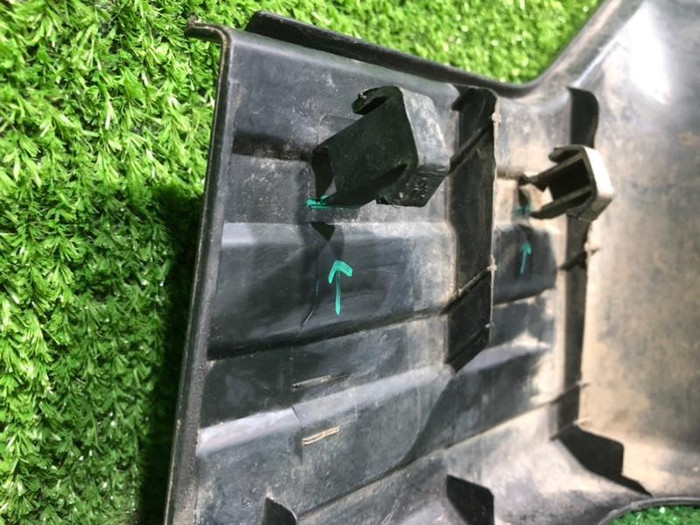 Накладка заднего бампера Toyota Hilux 8 (2015-н.в.)