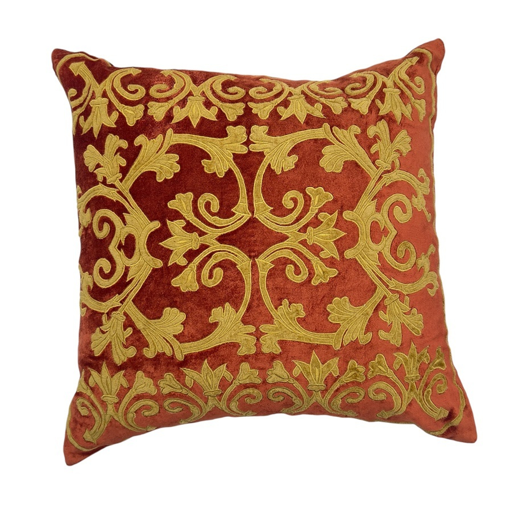 Подушка бархатная с шёлковой вышивкой Piper, 50х50 см