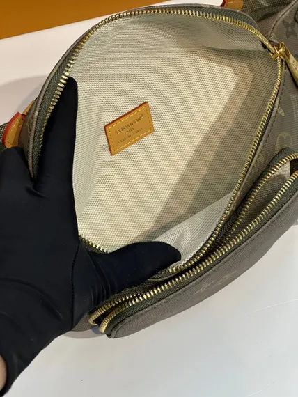Поясная сумка Louis Vuitton Rush Bumbag
