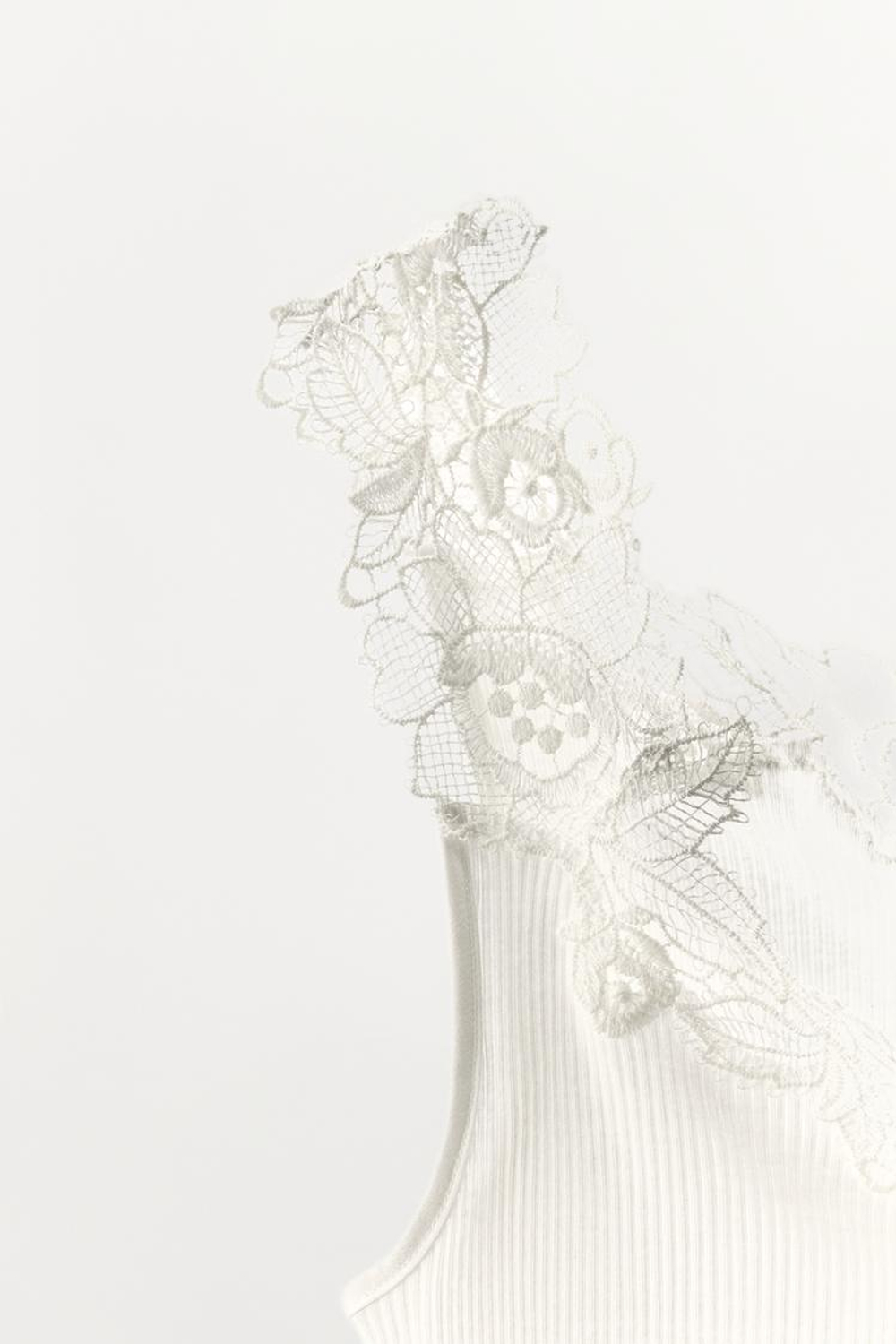 ZARA ТОП В РУБЧИК С КРУЖЕВОМ, ЭКРЮ