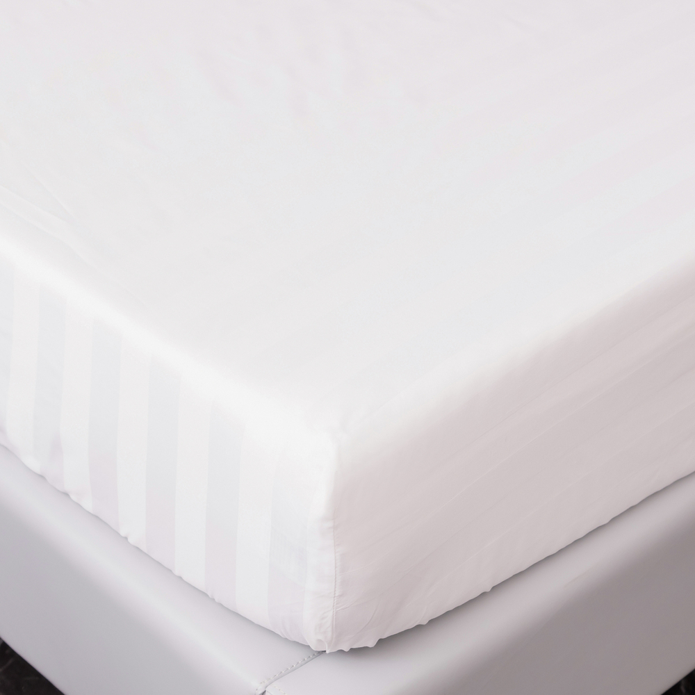 Комплект постельного белья Страйп Сатин Однотонный на резинке CTR037