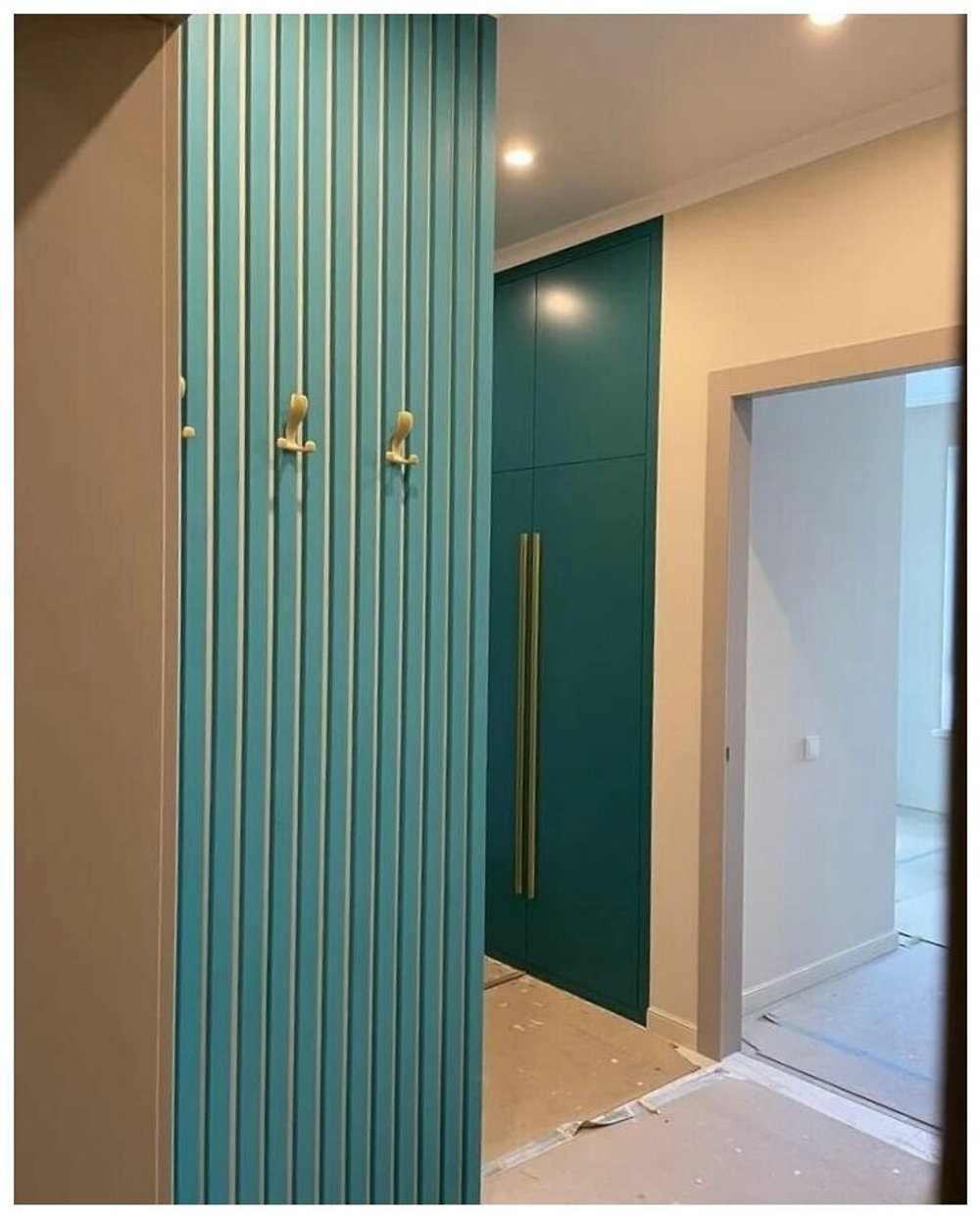 Рейки в прихожей из Сосны 40х20мм