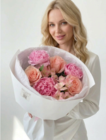 Розовый с пионами