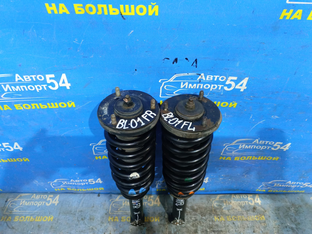 Стойка передняя правая Kia SORENTO 2002-2009