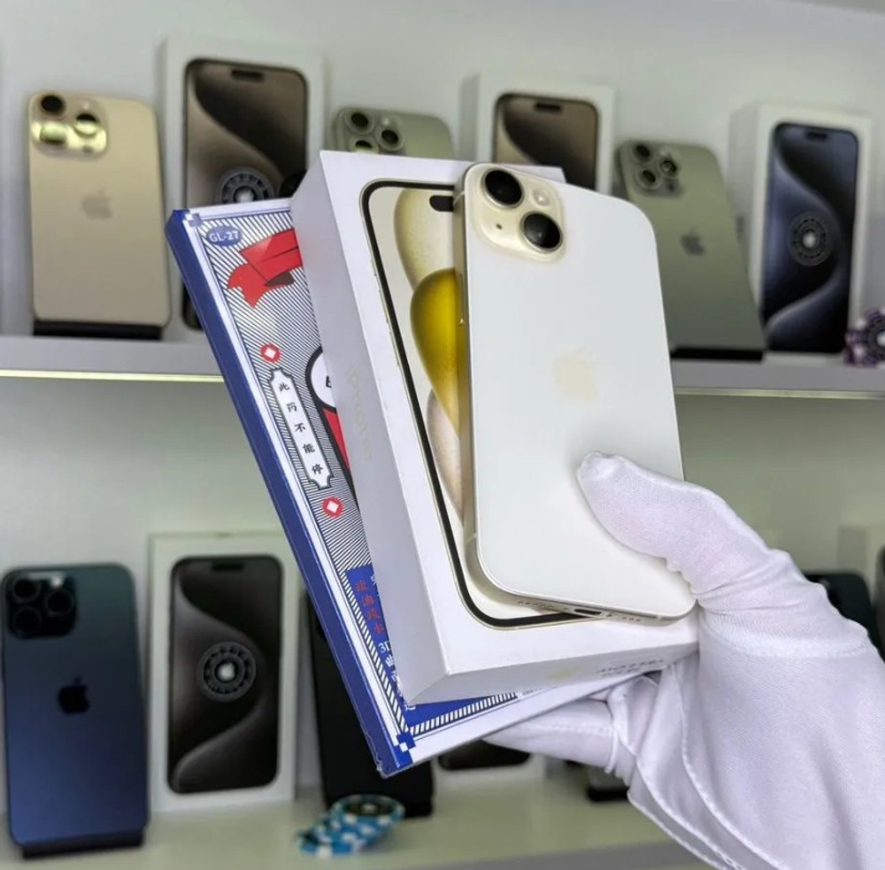iPhone 15, 256 ГБ б/у
