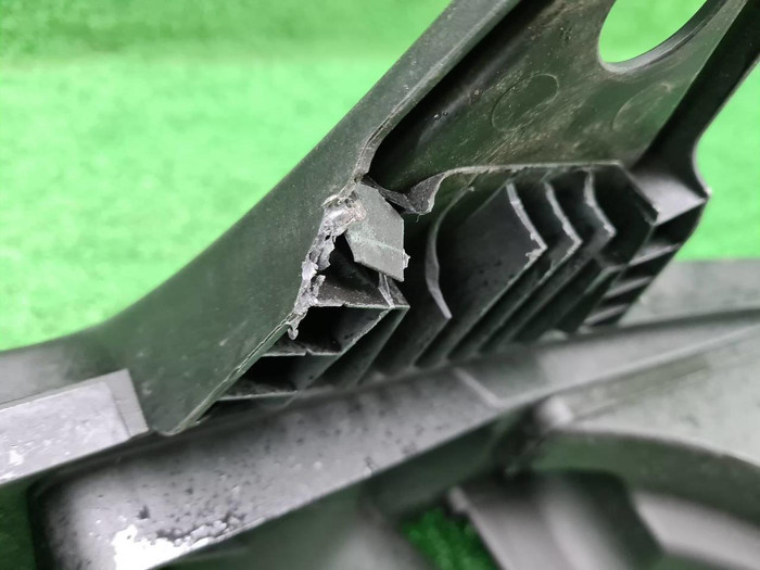 Резонатор воздушного фильтра BMW 3er F30 (11-20)