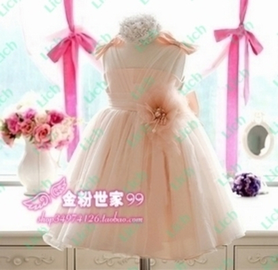 Платье принцессы на широких бретелях с бантами