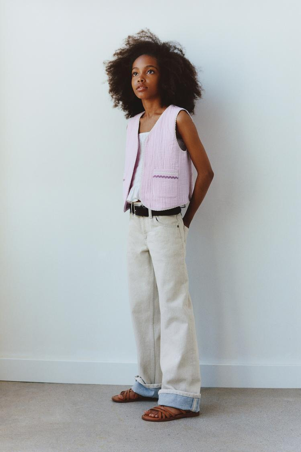 ZARA ДЖИНСЫ ПРЯМОГО КРОЯ С ПОДВЕРНУТЫМ НИЗОМ, НЕБЕСНО-ГОЛУБОЙ