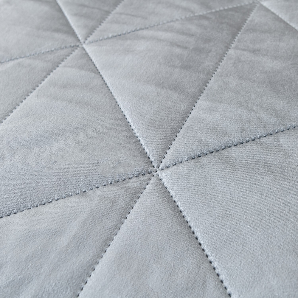 Велюровое покрывало в клетку с наволочками OVL038