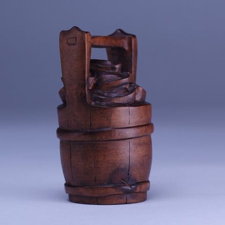 Нэцкэ Бочка с золотыми корабликами