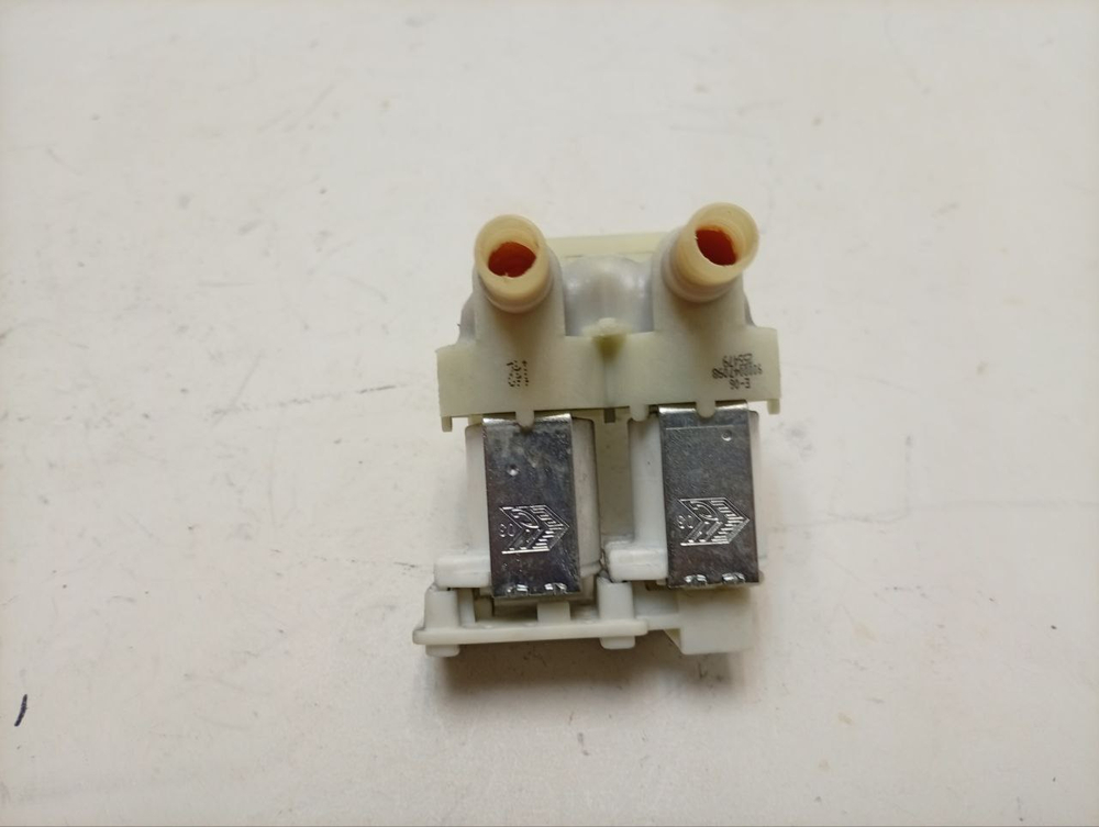 WFXI2840EU кт22 Клапан подачи воды для стиральных машин Siemens Bosch 900047098 б/у
