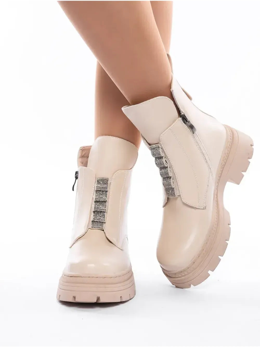 Зимние ботинки на высокой платформе