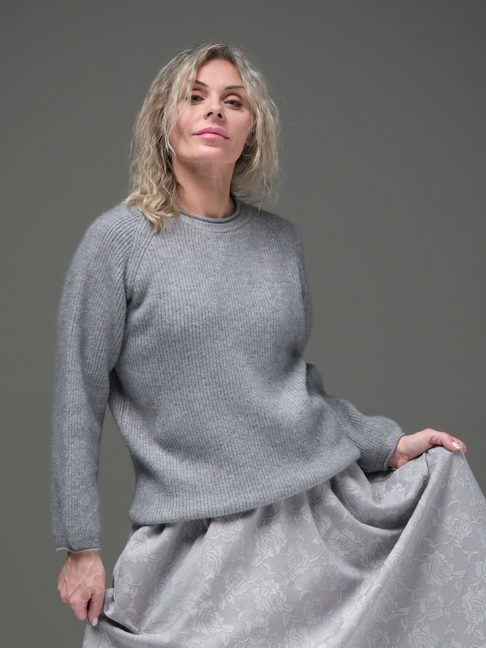 Свитер /серый