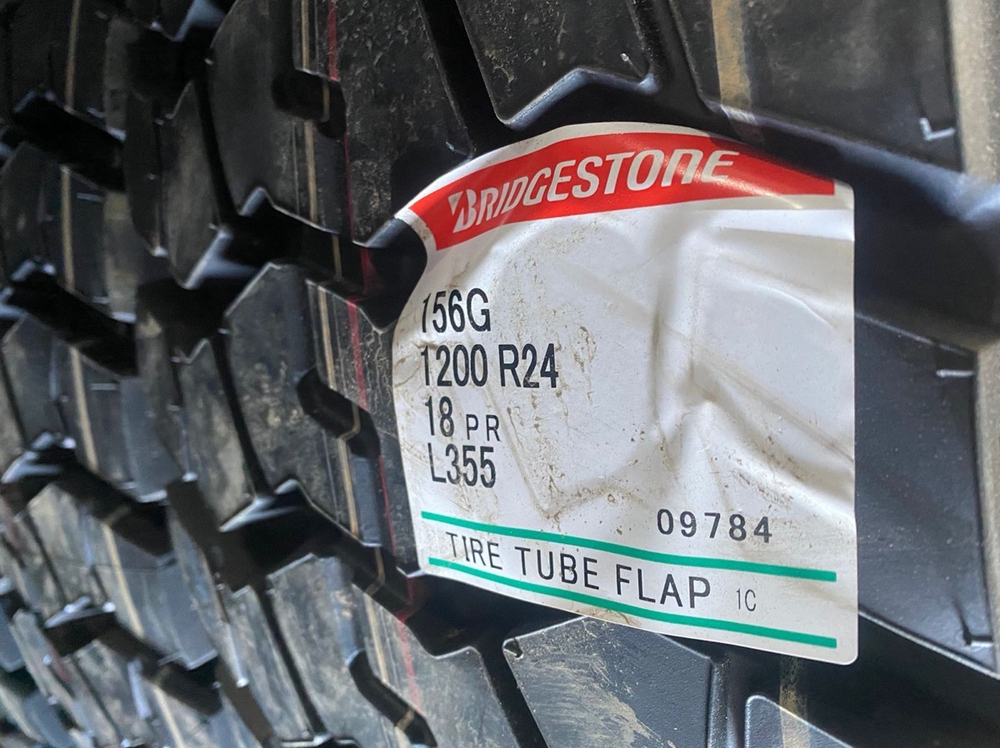 Шины Bridgestone L355 12x24 156G