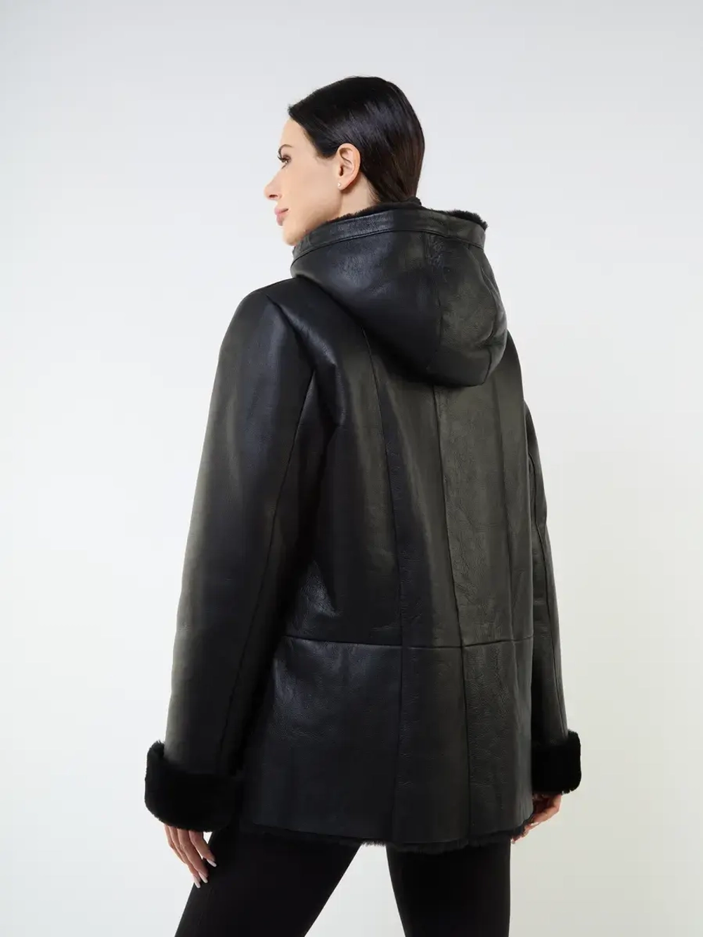 Дубленка натуральная зимняя с капюшоном