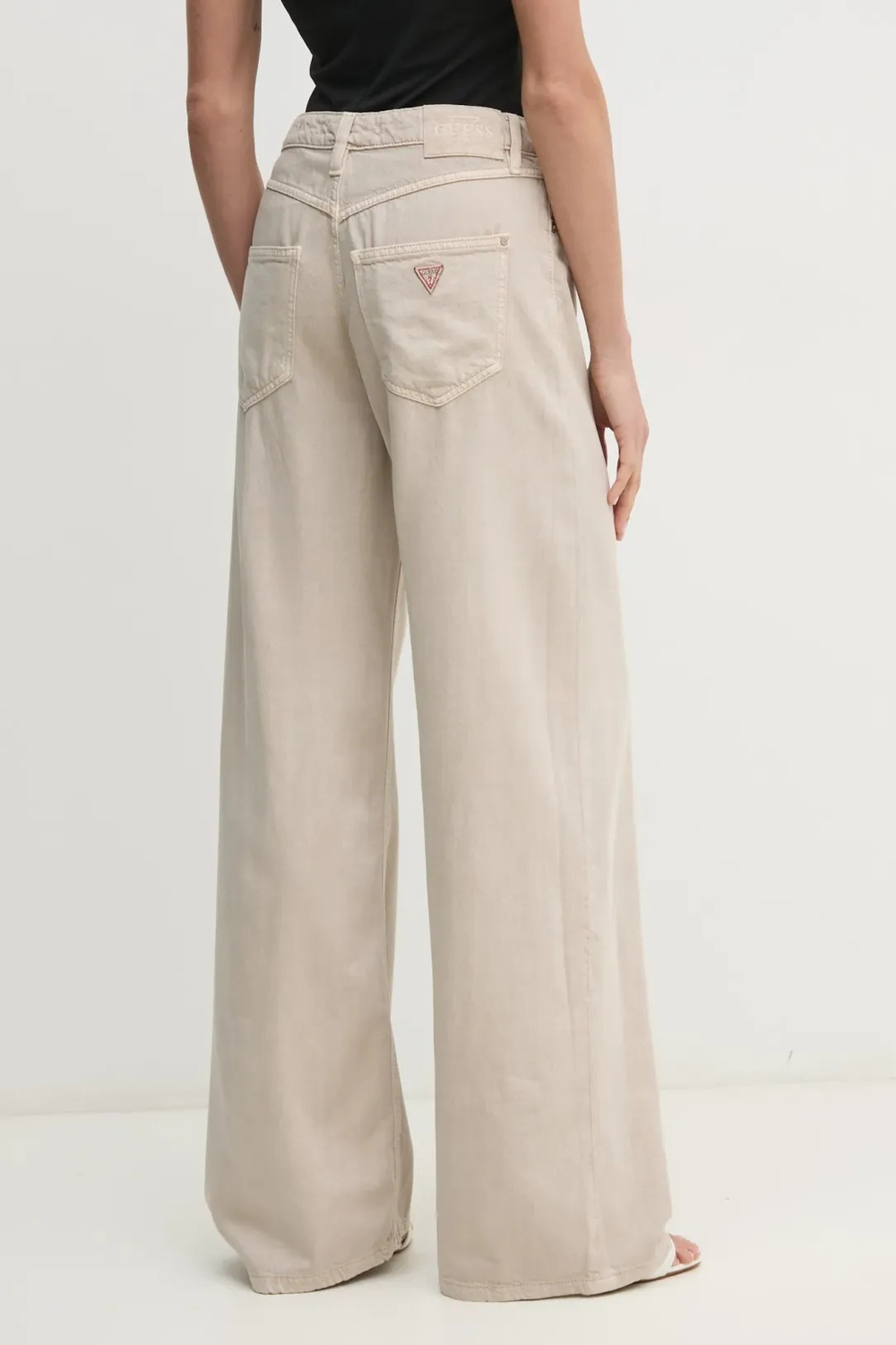 Джинсы женские GUESS