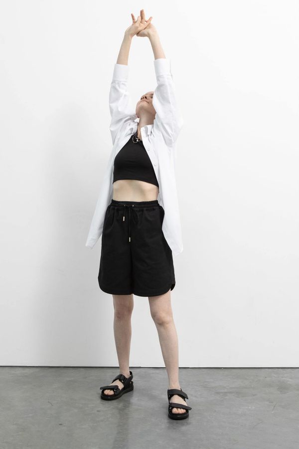 Шорты  с фигурным низом