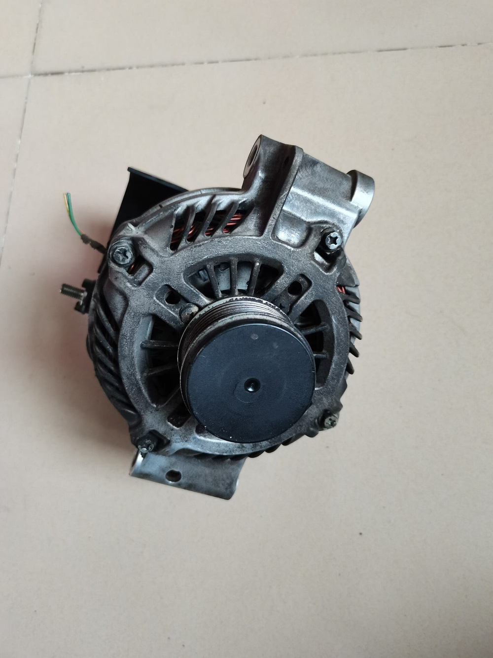 Генератор оригинальный Mazda 6 Mazda 3 Ford Focus Mondeo