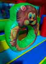 Надувной батут «Зверята с крышей» с горкой и скалодромом, 10х6х6 м