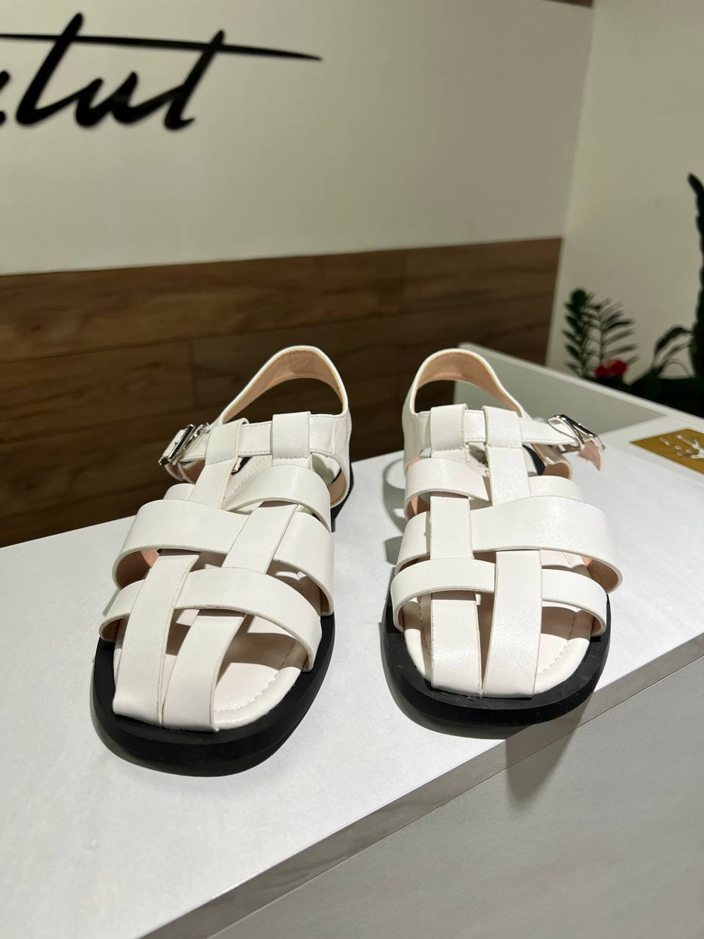 Сандалии женские