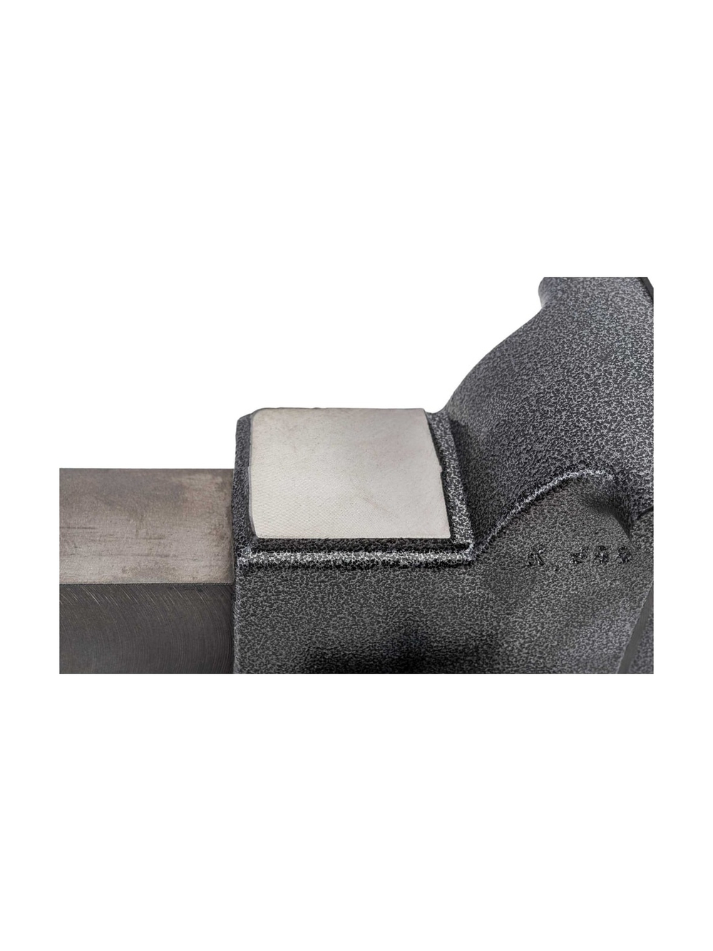 Поворотные слесарные тиски Gigant Professional 125 мм GP-BV-125