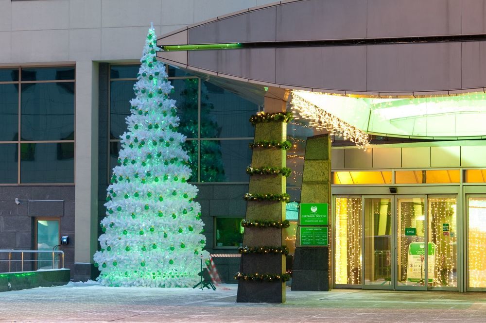 Уличная елка каркасная "Уральская белая" (белая пвх) 28 м