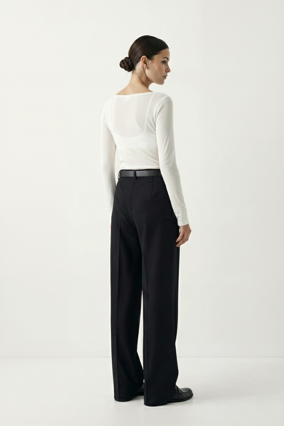 Лонгслив из трикотажа приталенного силуэта