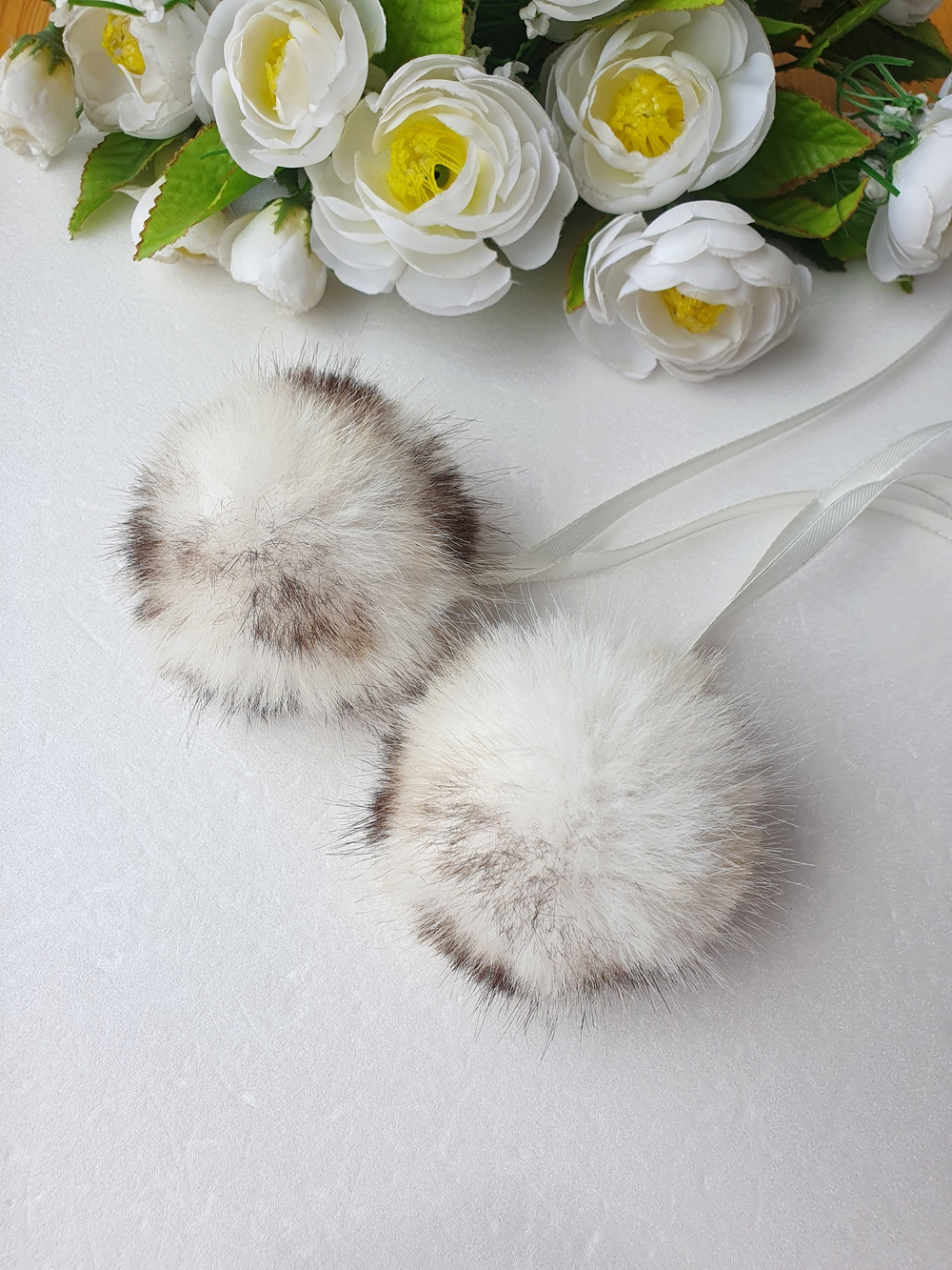 Помпоны из эко-меха,  7 см, цвет Рысь, 2 штуки