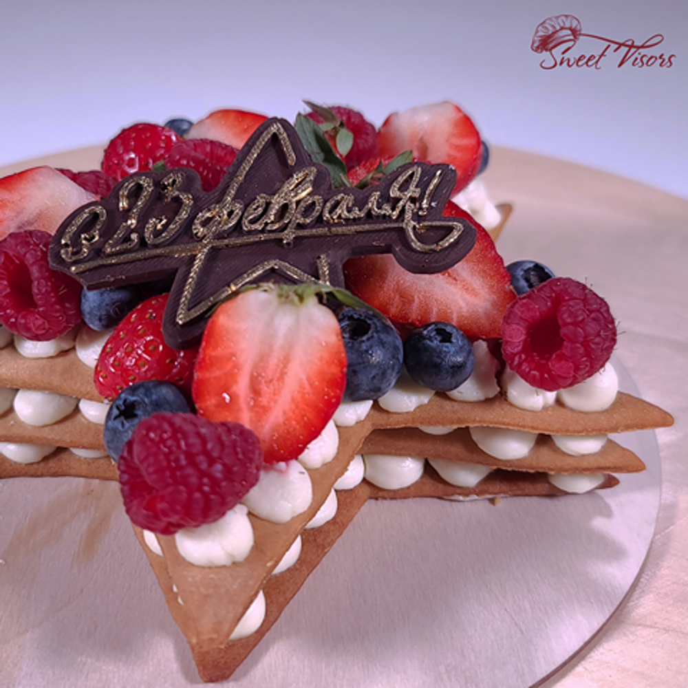 Медовый торт с ягодами. Кондитерская Sweet Visors Сладкие Козырьки. Кондитер Светлана Дегтерева. Торты ручной работы на заказ в СПБ.