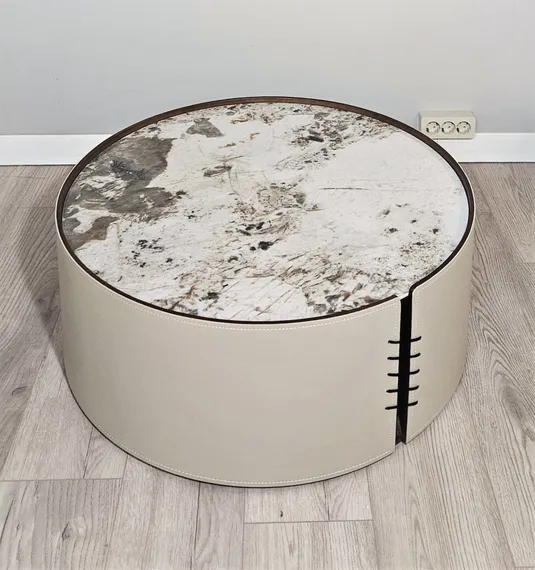 Стол журнальный 4674, Ø80х32 см, глянцевая керамика, экокожа