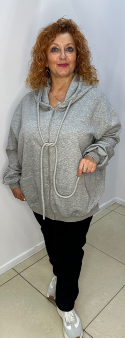 Бомбер-жакет со стразами в сером цвете