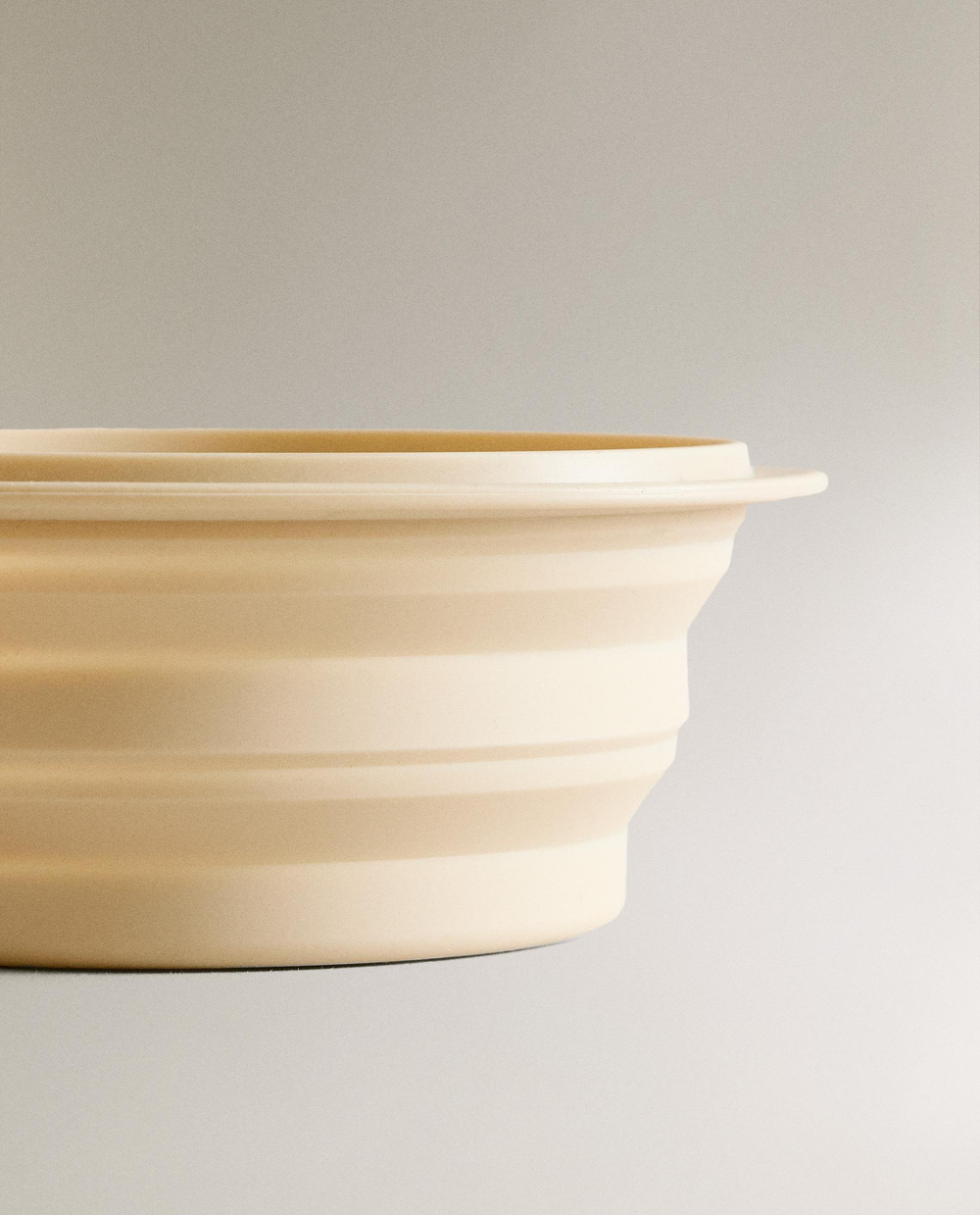 Zara Home миска из силикона, цвет бежевый, 16 см