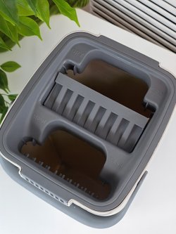 Ведро для мытья полов 4+4л с отжимом, шваброй, 2 насадки в комплекте