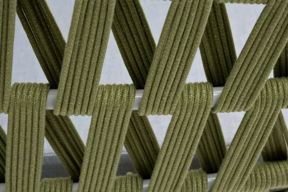 "Диего" диван 2-местный плетеный из роупа, каркас алюминий светло-серый (RAL7035) муар, роуп салатовый меланж круглый, ткань светло-серая