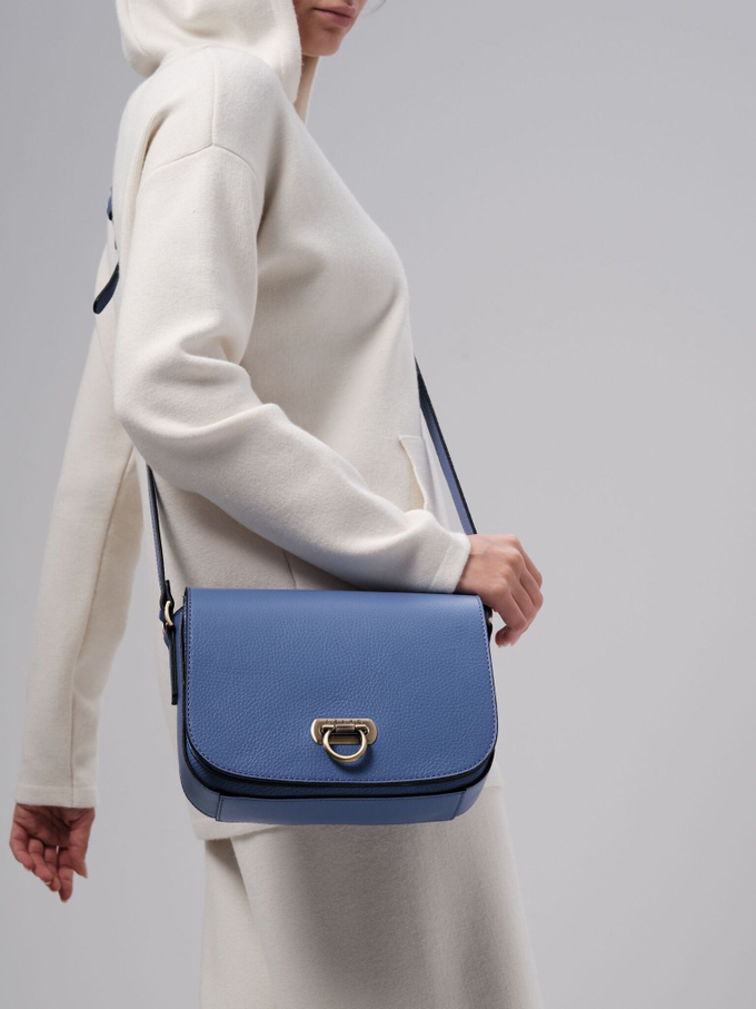 Сумка кожаная на плечо кросс-боди сиреневая